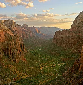 Zion National Park: Where Sandstone Majesty Meets the Virgin River