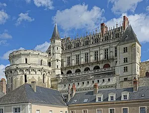 Ch&acirc;teau d'Amboise: The Loire Valley Castle That Holds Leonardo&rsquo;s Soul