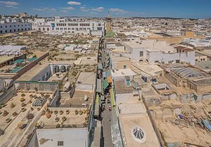 Lost in the Maze: The Ancient Heartbeat of Tunis&rsquo; Medina