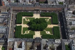 Place des Vosges: Paris's Hidden Gem of Red Brick and Serenity